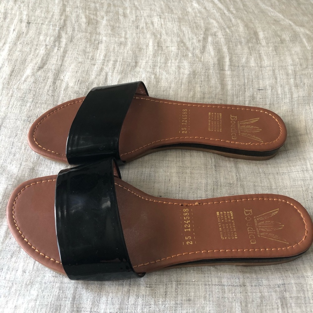 Boudica Black Flat Sandals - Picture 2 of 4